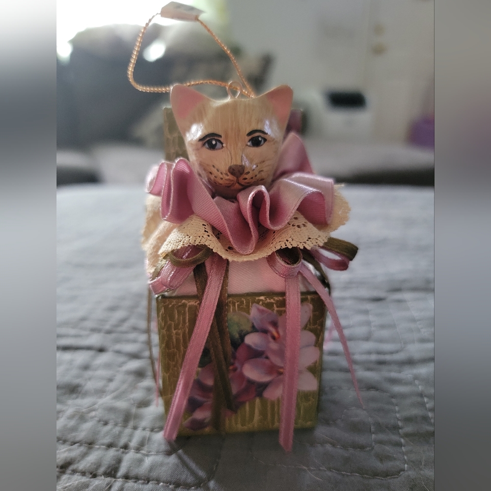 Katherine's Collection Cat In Box Art Wayne Kleski, vintage bought in Philippine